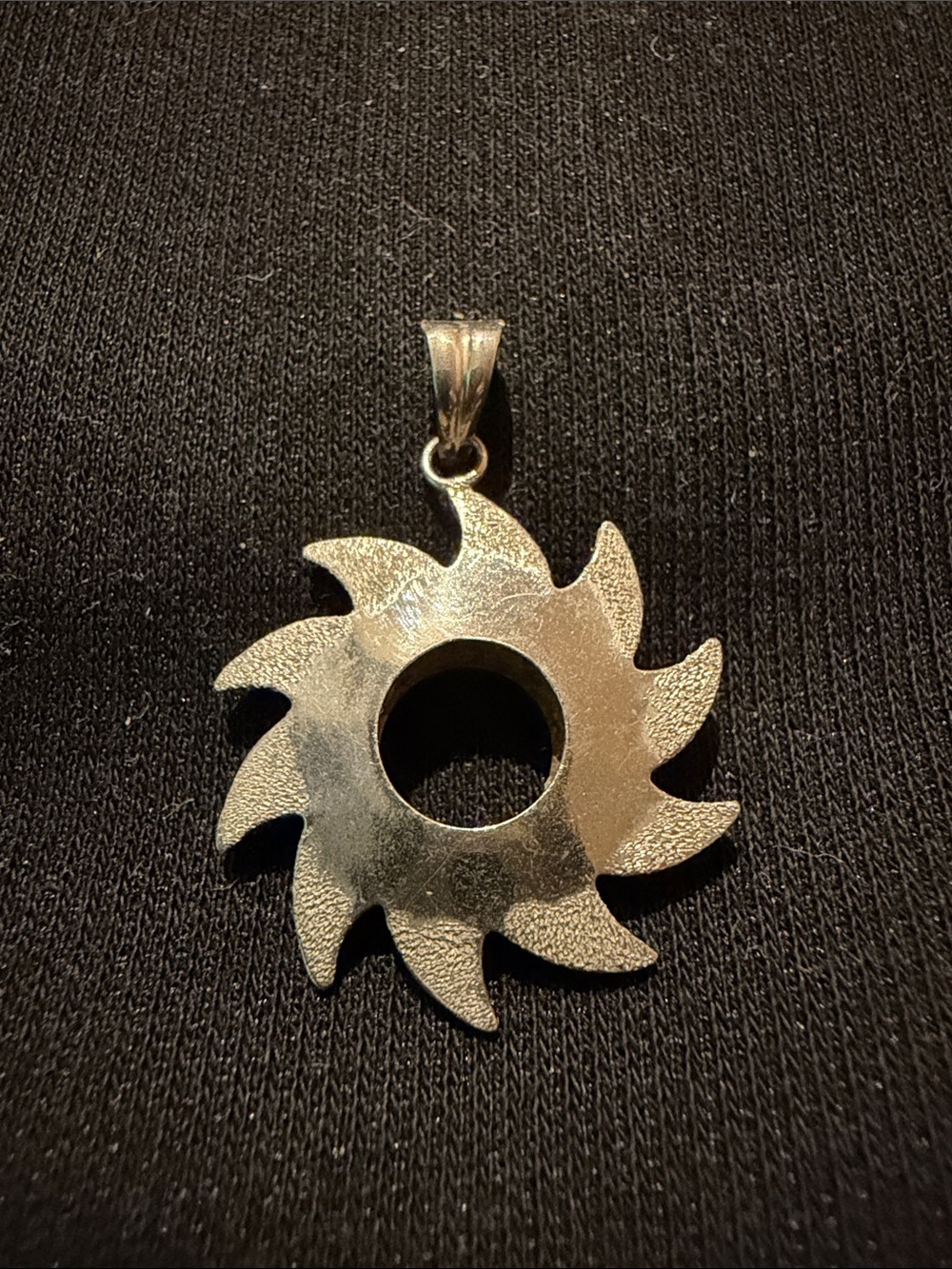 Vintage 925 sterling silver Sun / Starburst / wheel of life pendant